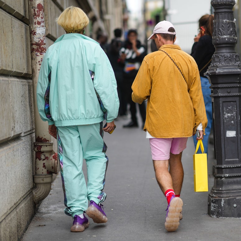 Aufmacher zu nachhaltig shoppen: Street Style At  Paris Fashion Week - Menswear Spring/Summer 2022